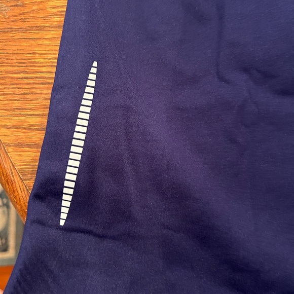 Baleaf Women’s Active Long Sleeve Shirt Lot NEW Size Large Navy, Cranberry - Picture 3 of 6